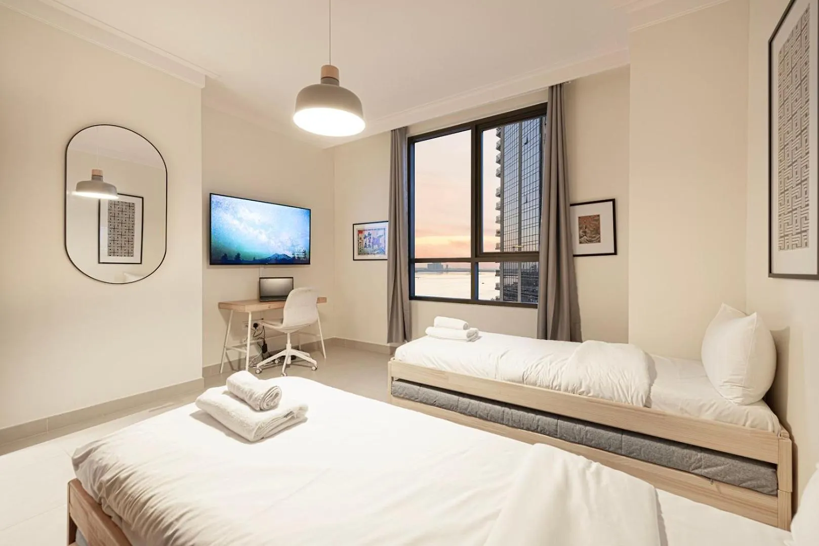 Luxe | Elegant 2Br | Harbour View | Stylish & Cozy Apartment Dubai